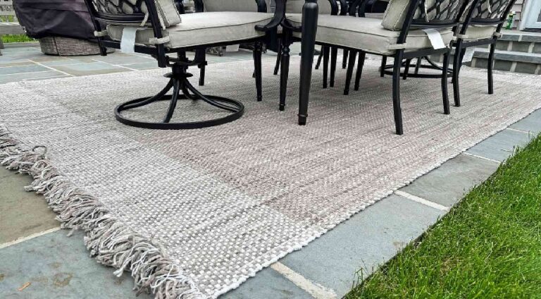 How to Choose the Best Outdoor Carpets for High-Traffic Areas